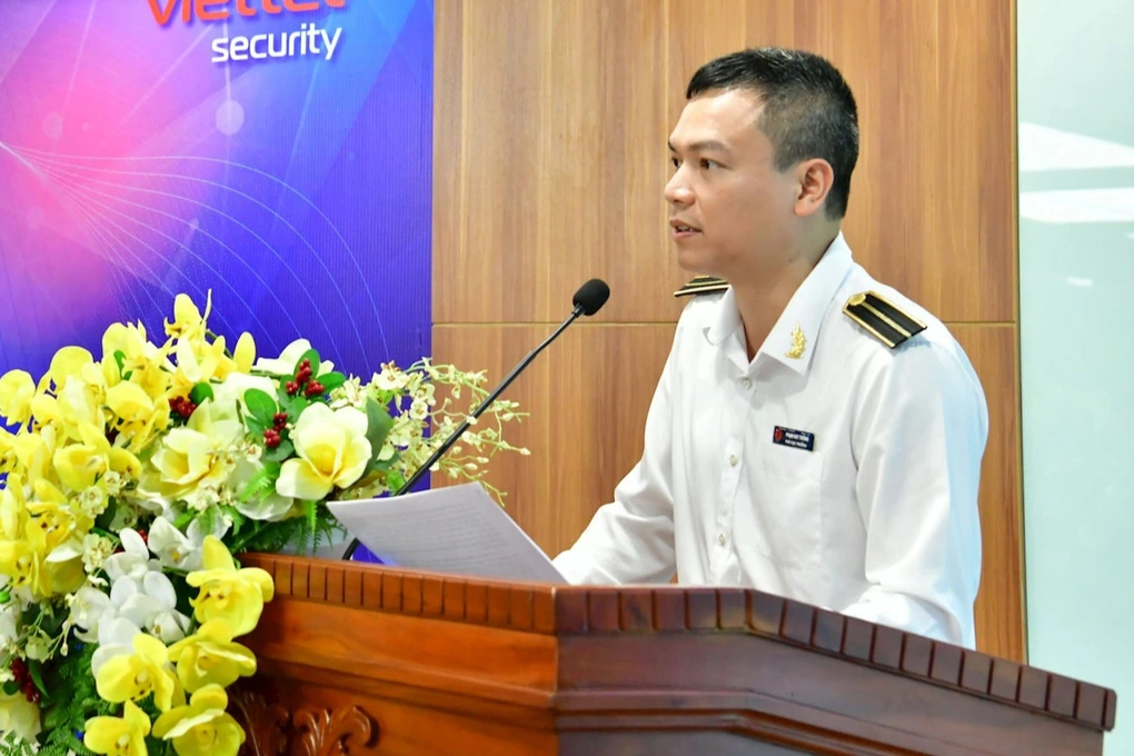 Ông Phạm Huy Thông phát biểu