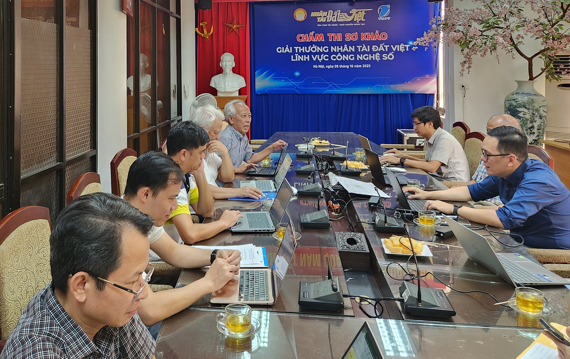 Chấm sơ khảo Giải thưởng Nhân tài Đất Việt 2025 lĩnh vực Công nghệ số