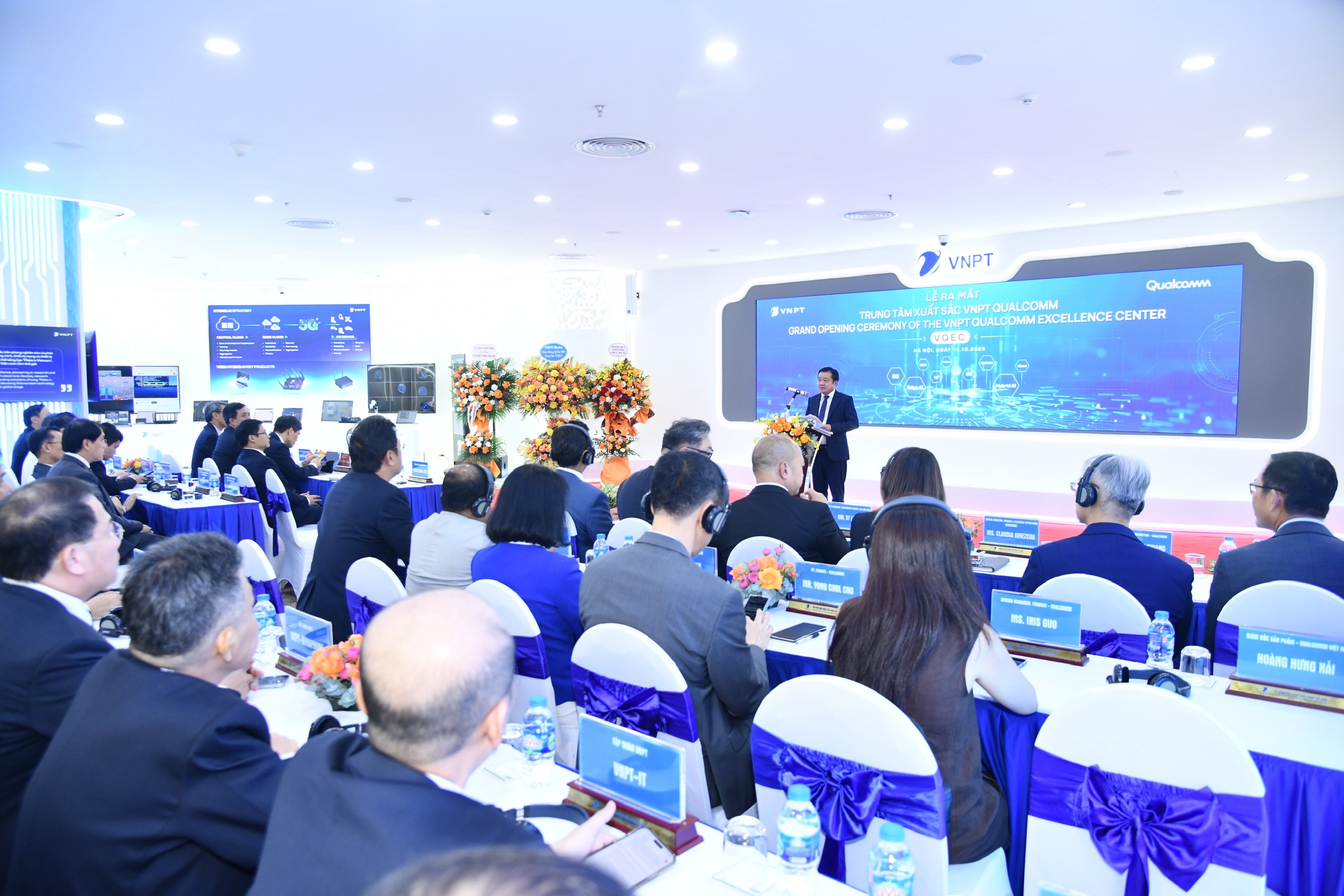 Tổng giám đốc VNPT Huỳnh Quang Liêm phát biểu tại lễ ra mắt Trung tâm