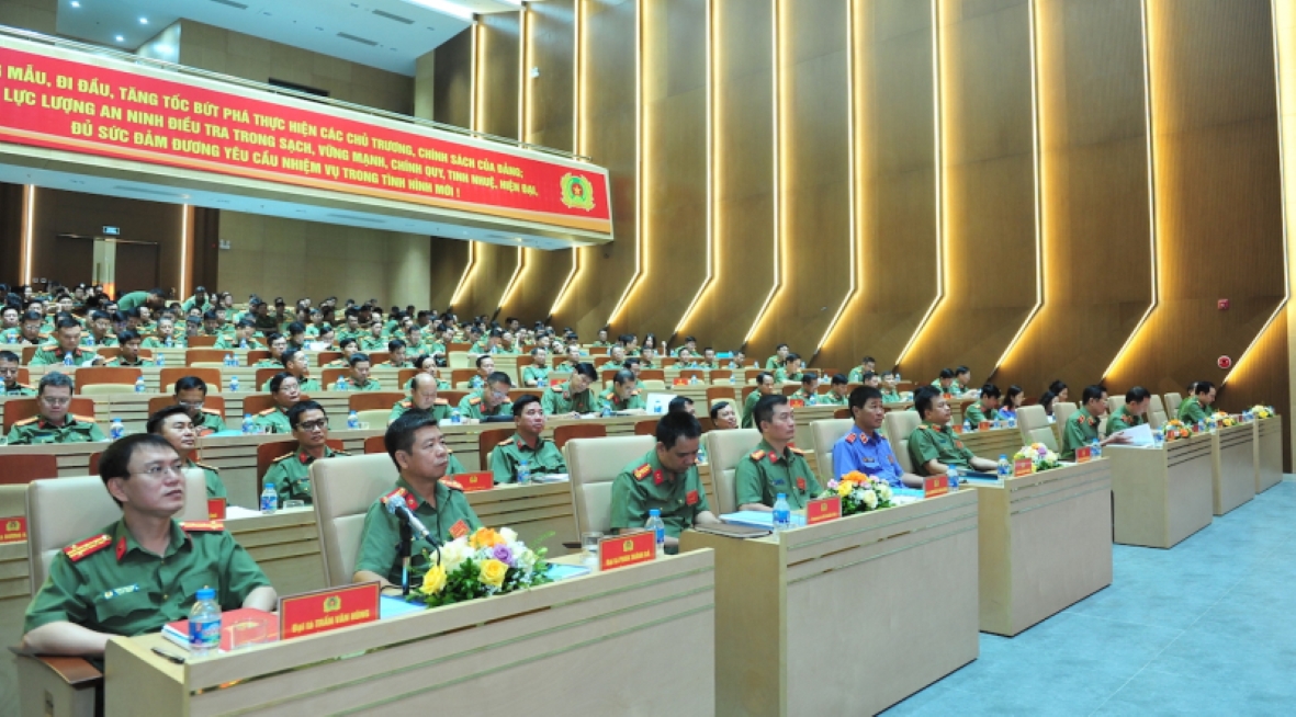Các đại biểu tham dự hội nghị.