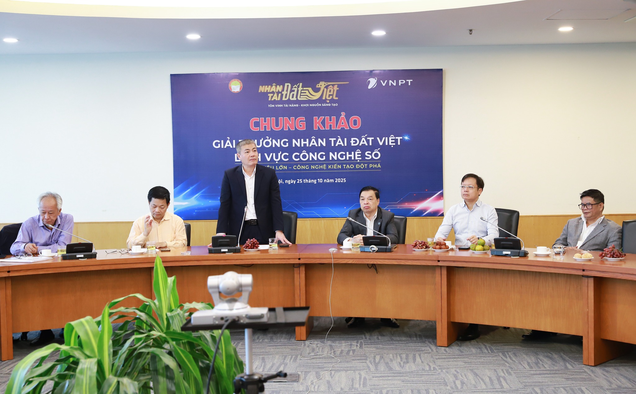 Phó Tổng giám đốc VNPT Ngô Diên Hy phát biểu