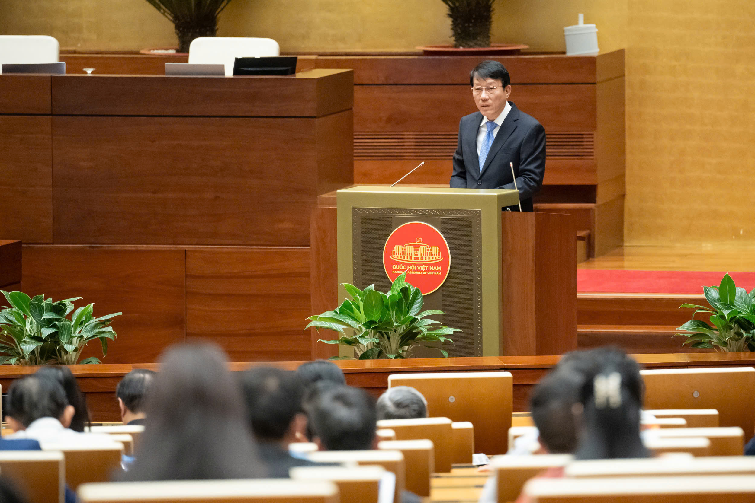 Uỷ viên Bộ Chính trị, Bộ trưởng Bộ Công an Lương Tam Quang trình bày Tờ trình