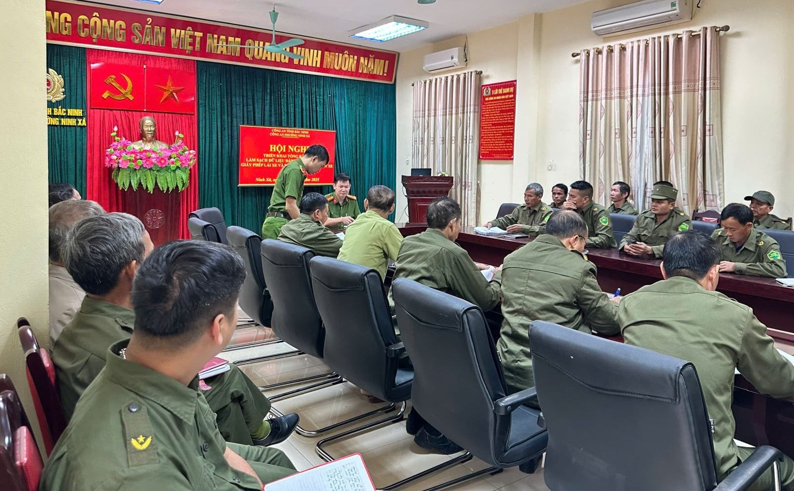 Công an phường Ninh Xá (Bắc Ninh) tổng rà soát, làm sạch dữ liệu đăng ký phương tiện, giấy phép lái xe và 