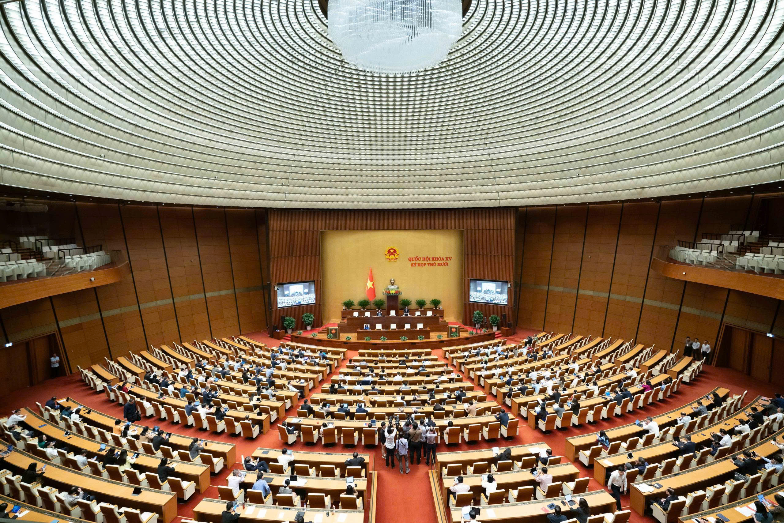 Quang cảnh Phiên họp