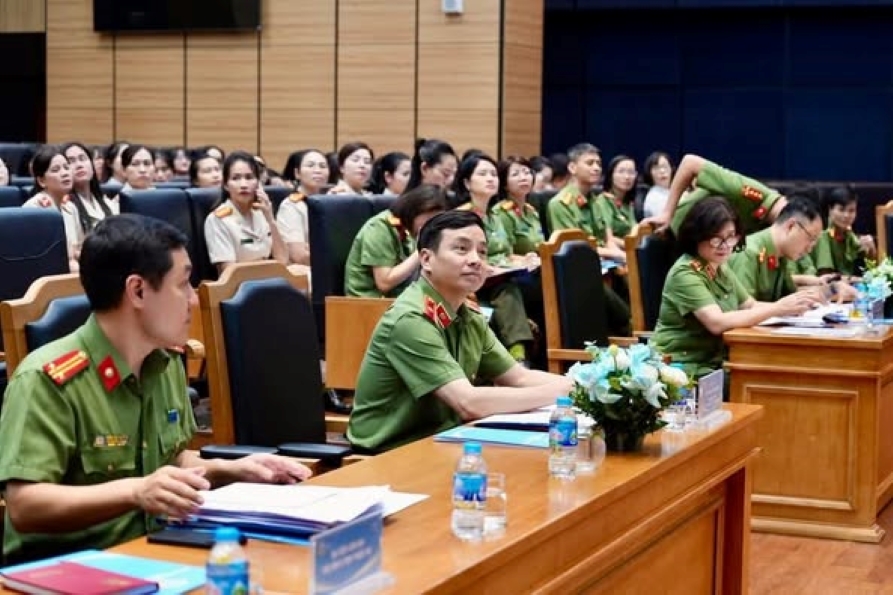 Thiếu tướng Lê Xuân Minh, Ủy viên Đảng ủy CATW, Bí thư Đảng ủy, Cục trưởng Cục An ninh mạng và phòng, chống tội phạm sử dụng công nghệ cao.