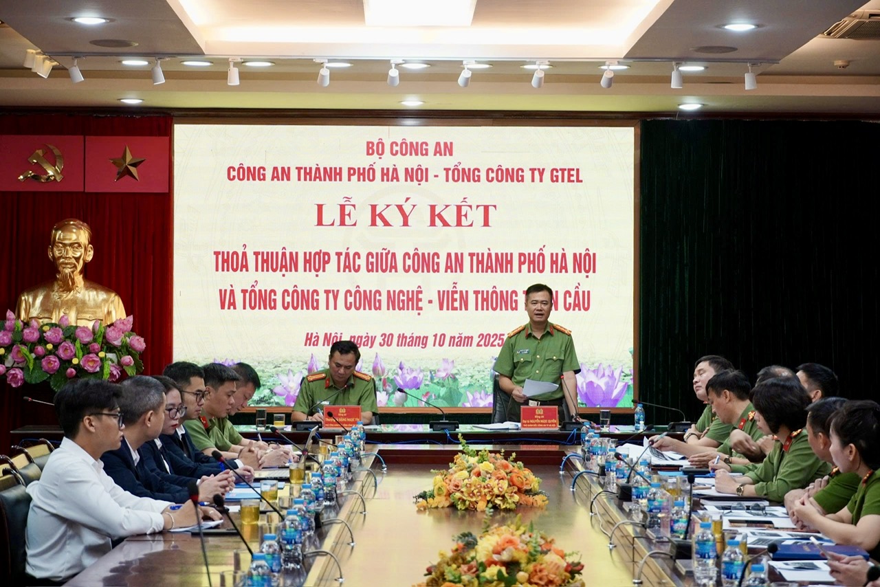 Đại tá Nguyễn Ngọc Quyền, Phó Bí thư Đảng ủy, Phó Giám đốc CATP Hà Nội phát biểu tại lễ ký.