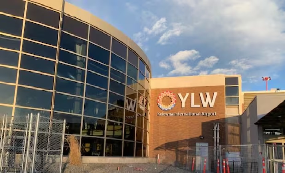 Sân bay quốc tế Kelowna, Canada. Ảnh Winston Szeto/CBC