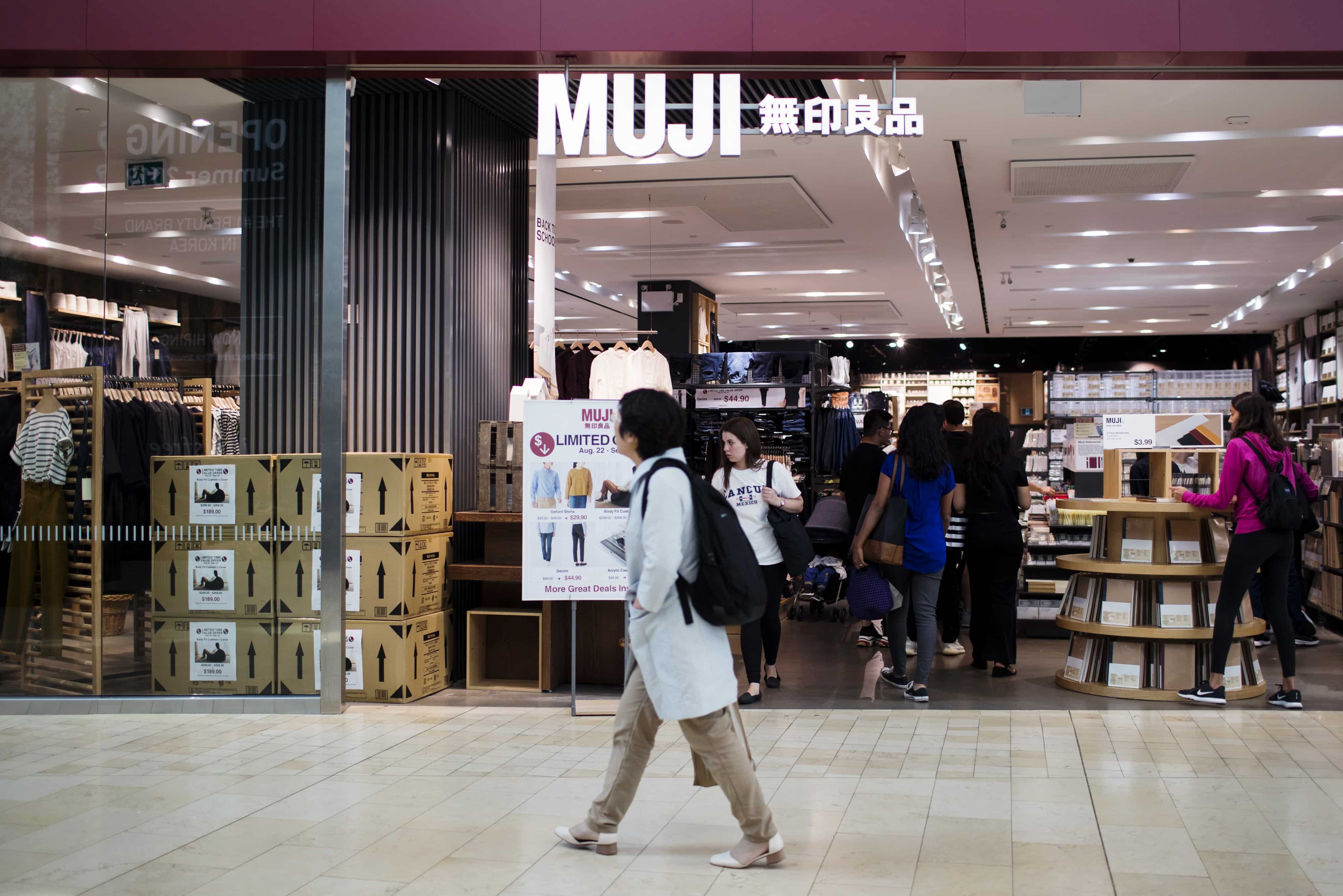 Một cửa hàng Muji tại trung tâm thương mại Yorkdale ở Toronto, Canada. Ảnh Bloomberg