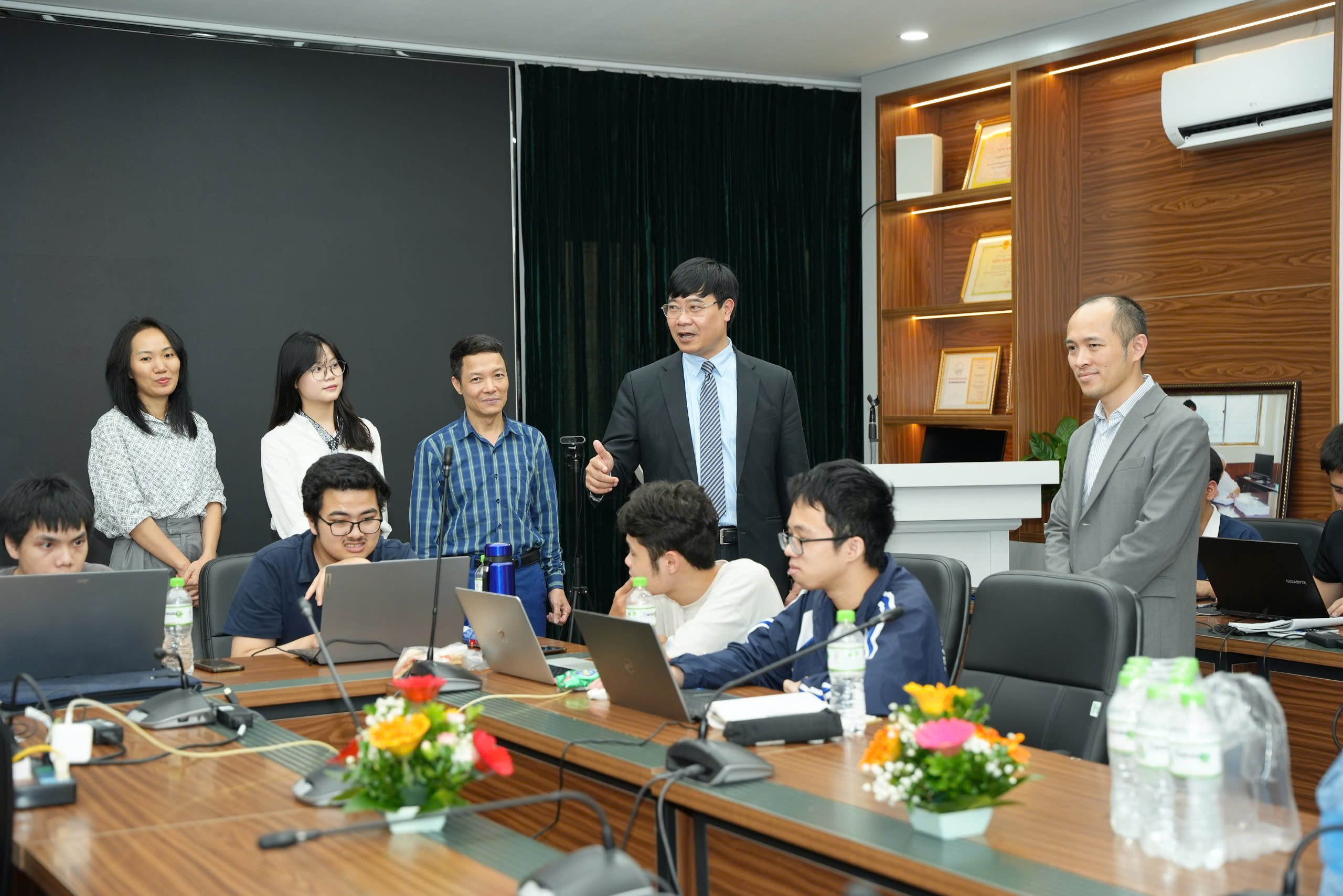 Kiểm tra công tác thi tại Điểm thi Đại học Công nghệ, Đại học Quốc gia Hà Nội