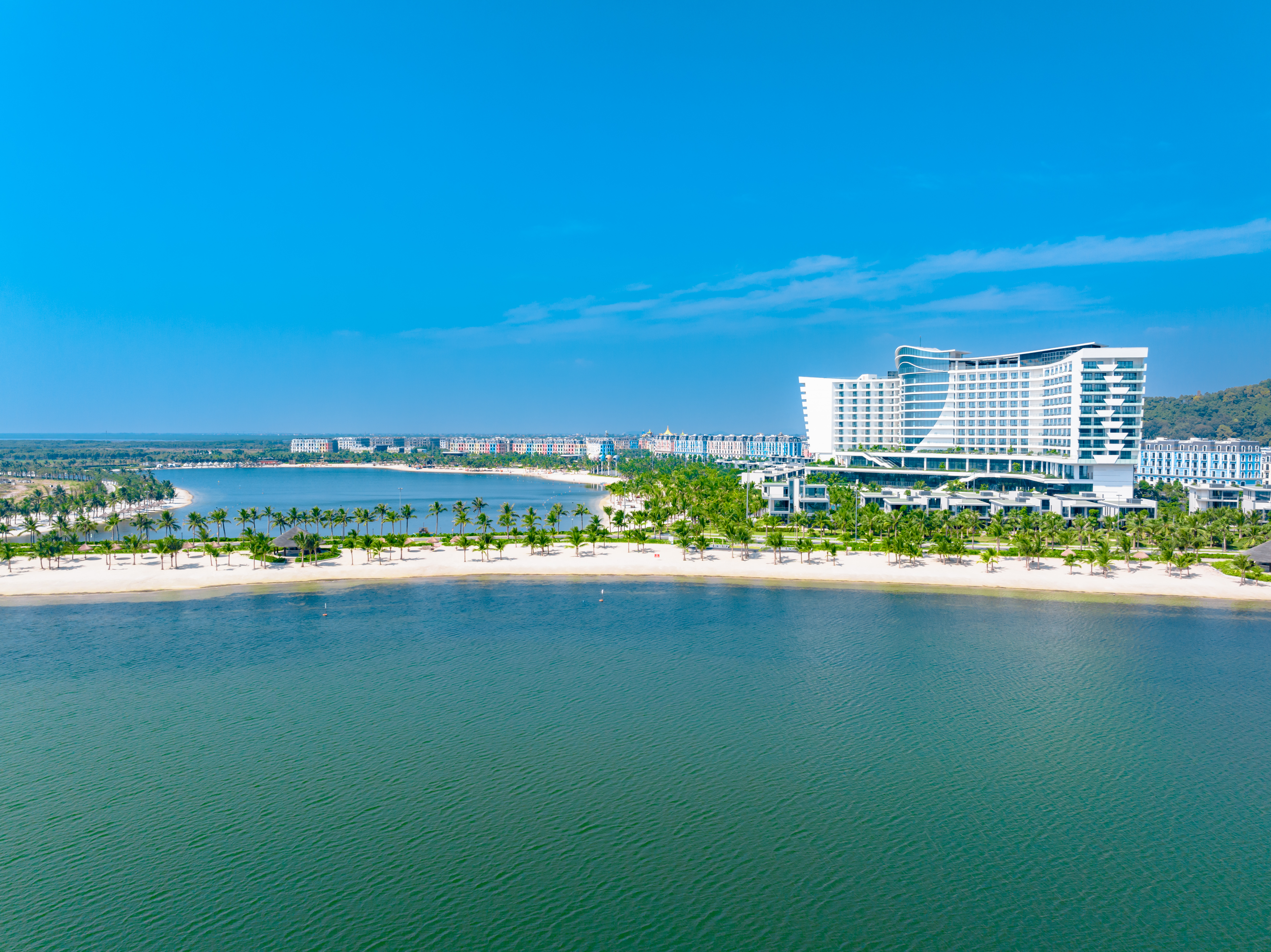 Khu du lịch Quốc tế Đồi Rồng với hạ tầng đồng bộ từ Khách sạn, bãi biển và dịch vụ giải trí tiêu chuẩn quốc tế