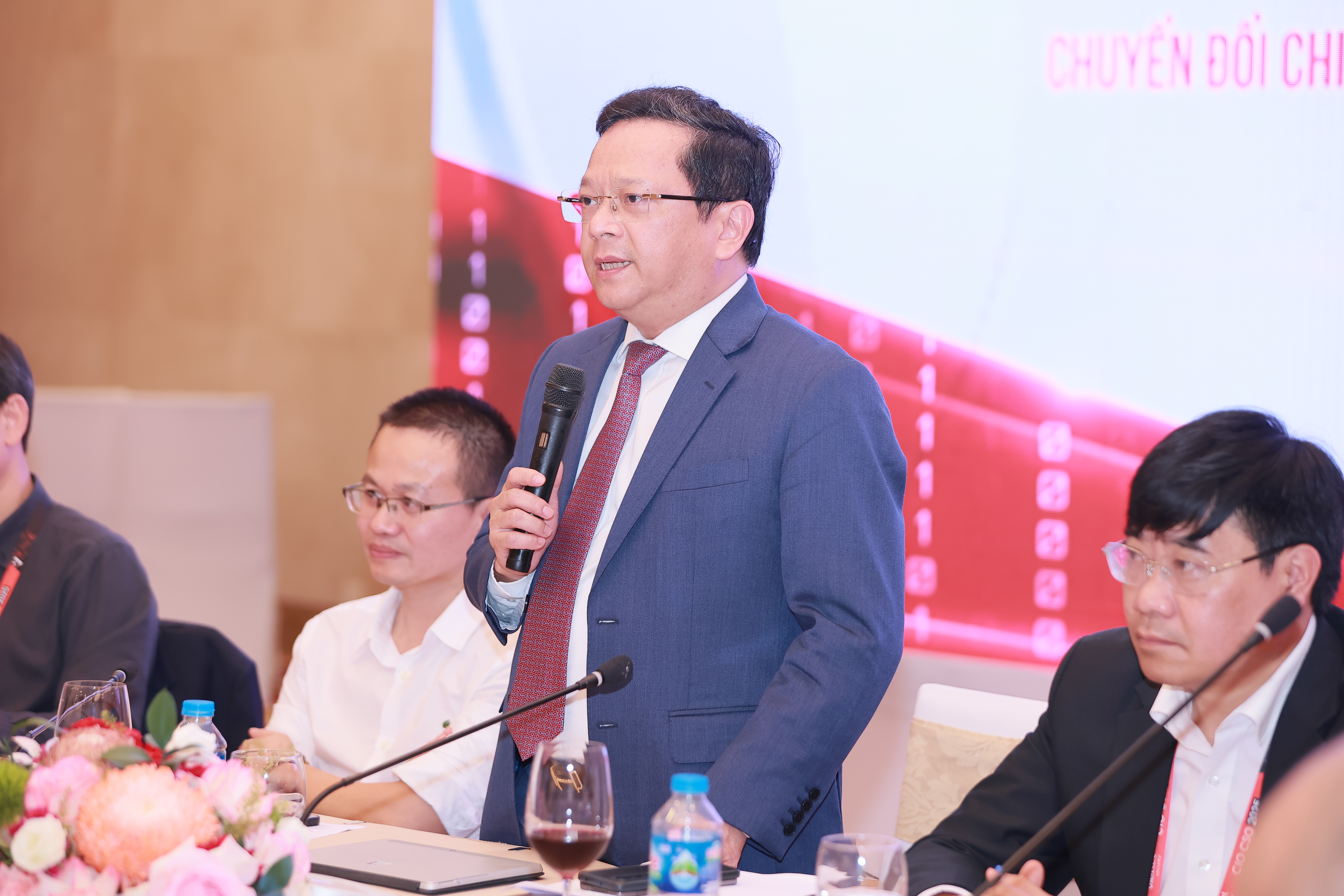 TS. Nguyễn Đức Hiển - Phó Trưởng ban Chính sách, Chiến lược Trung ương phát biểu tại Hội nghị.