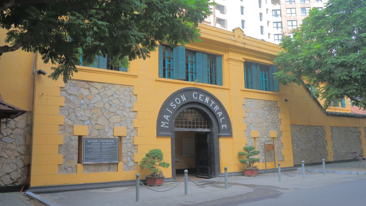 Hoa Lo Prison | Bottom text 1: Hoa Lo Prison