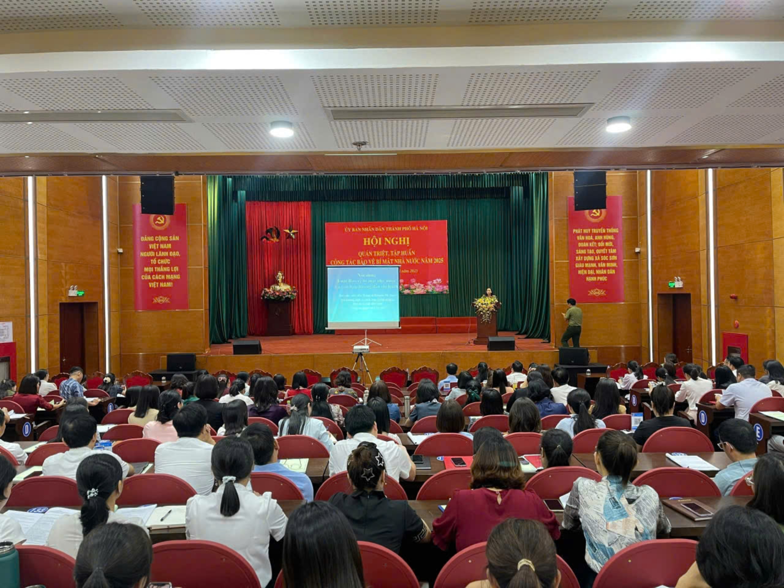 Quang cảnh các Hội nghị tập huấn.