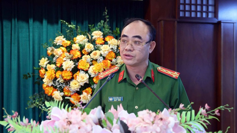 Đại tá Trần Hồng Phú, Phó Cục trưởng C06, phát biểu tại lễ phát động chương trình cứu trợ vùng lũ qua VNeID.