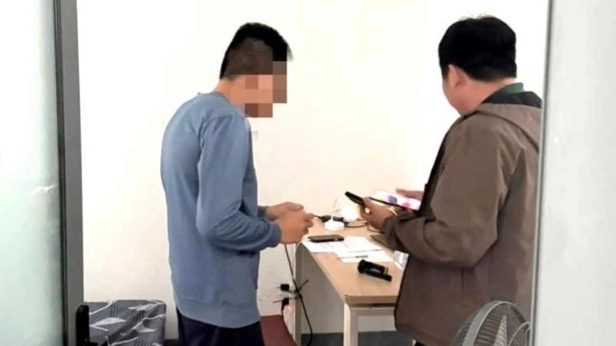 Từ tin báo của giáo viên, giải cứu kịp thời nam sinh bị “bắt cóc online”