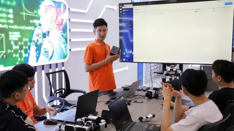 Hưng Yên đẩy mạnh ứng dụng AI trong giáo dục, hướng tới đổi mới quản lý và dạy học