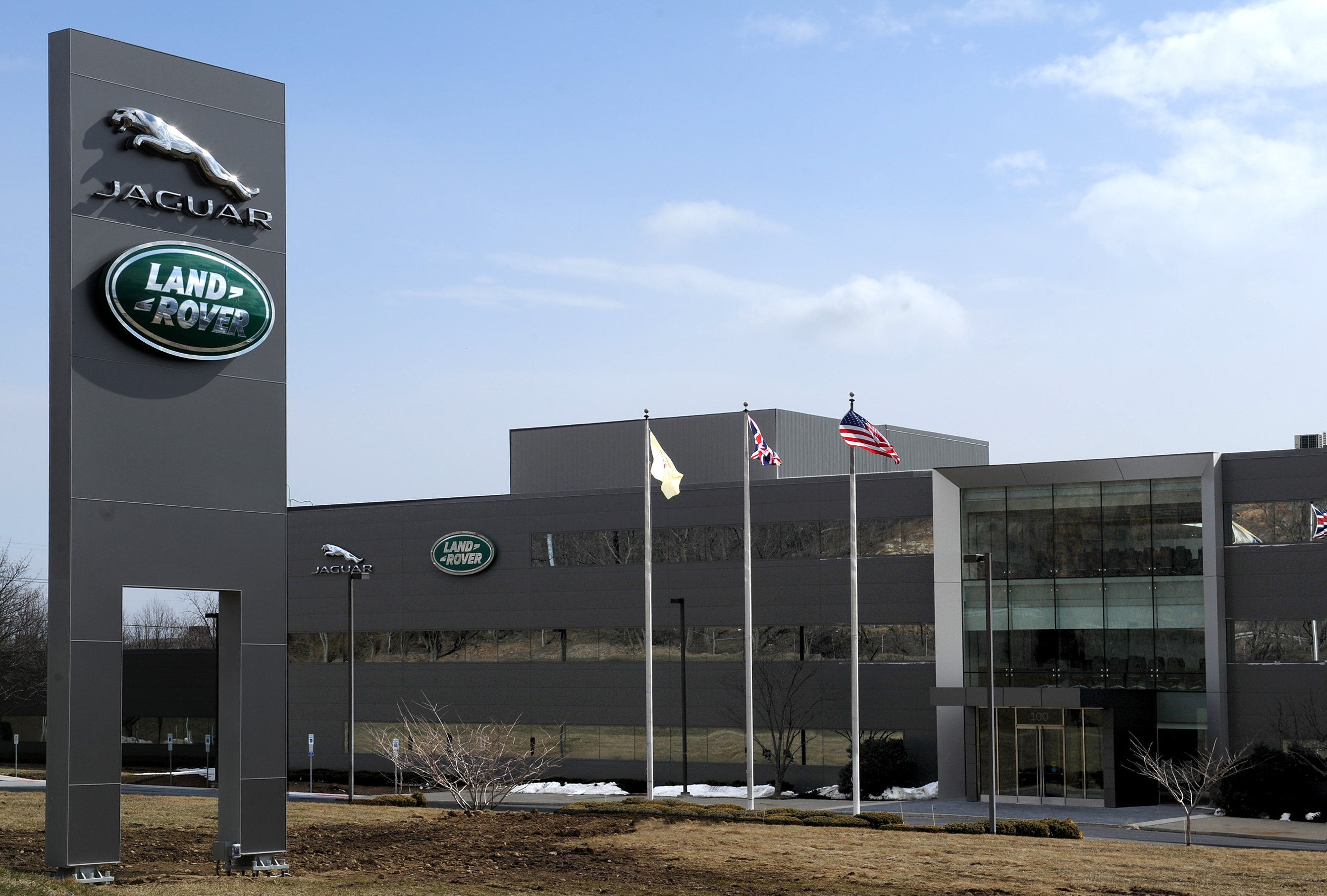 Đòn giáng 2,5 tỷ USD: Vụ tấn công mạng khiến Jaguar Land Rover và cả nền công nghiệp Anh lao đao