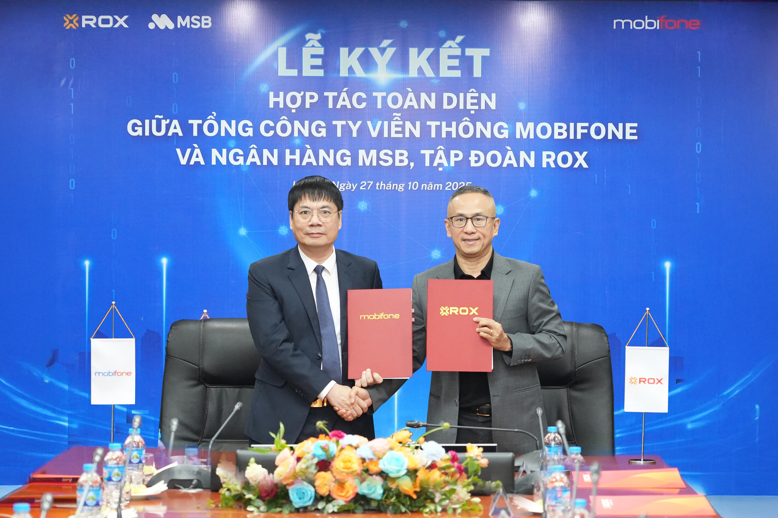 MobiFone và ROX Group ký kết hợp tác chiến lược, thúc đẩy chuyển đổi số toàn diện