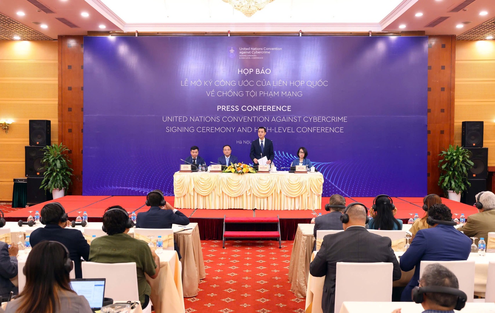 Họp báo quốc tế Lễ mở ký Công ước Liên Hợp Quốc về chống tội phạm mạng, tổ chức tại Hà Nội.