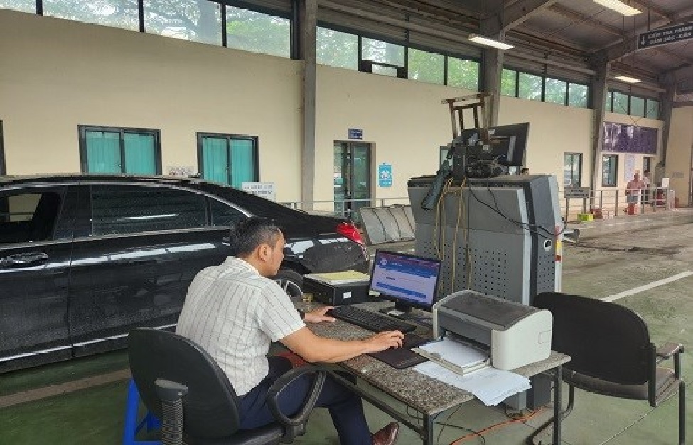 Khánh Hòa cảnh báo tình trạng giả mạo nhân viên đăng kiểm lừa đăng ký online đổi giấy chứng nhận kiểm định. Ảnh: Minh Hạnh