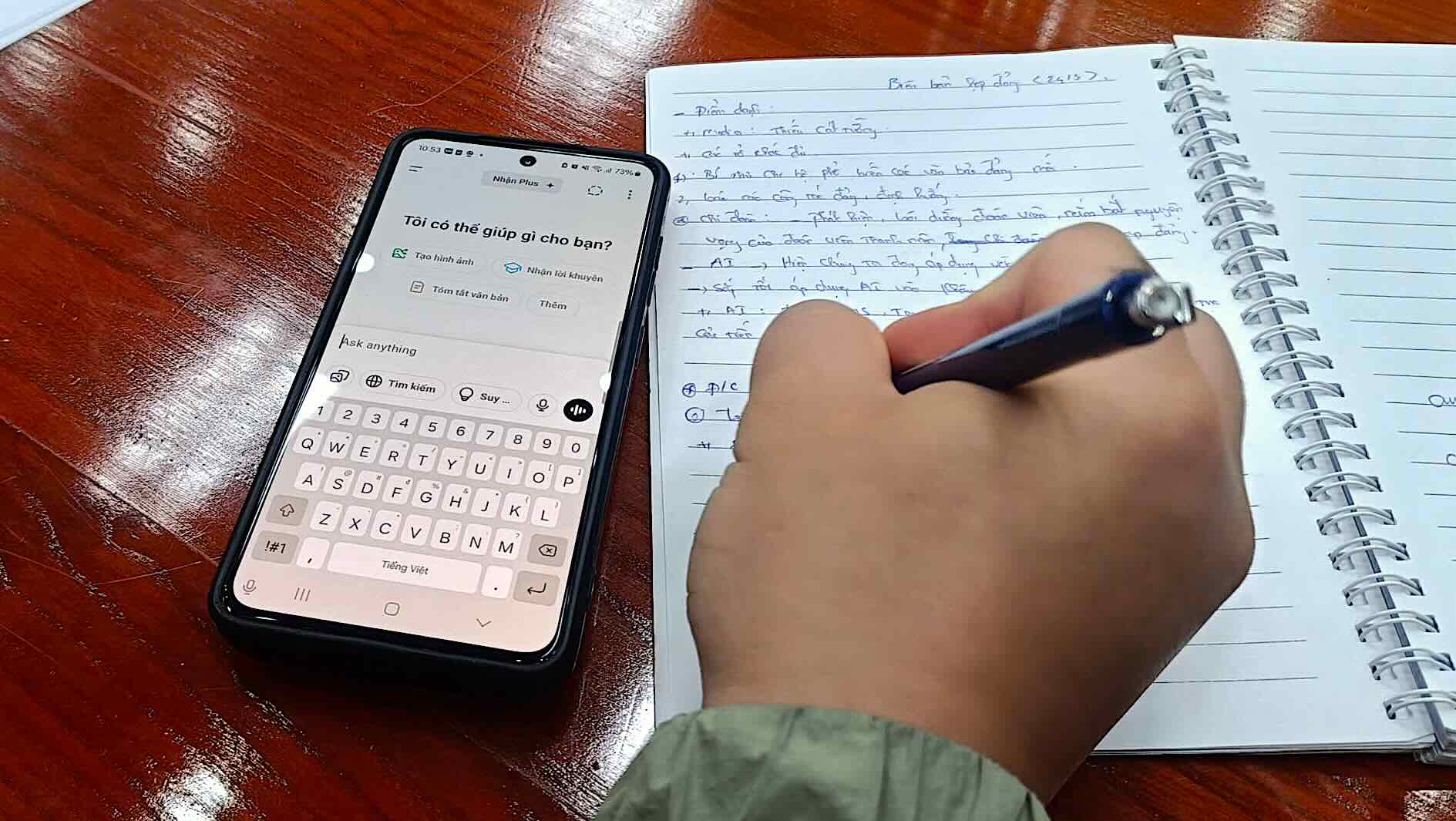 Trí tuệ nhân tạo (AI) đã trở thành trợ thủ đắc lực cho người dân trong học tập và công việc.