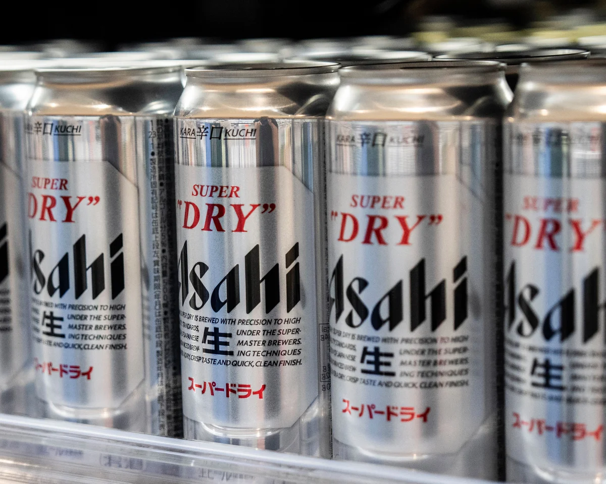 Asahi lao đao vì tấn công mạng khiến bia Super Dry khan hàng trên toàn quốc. Ảnh minh hoạ.