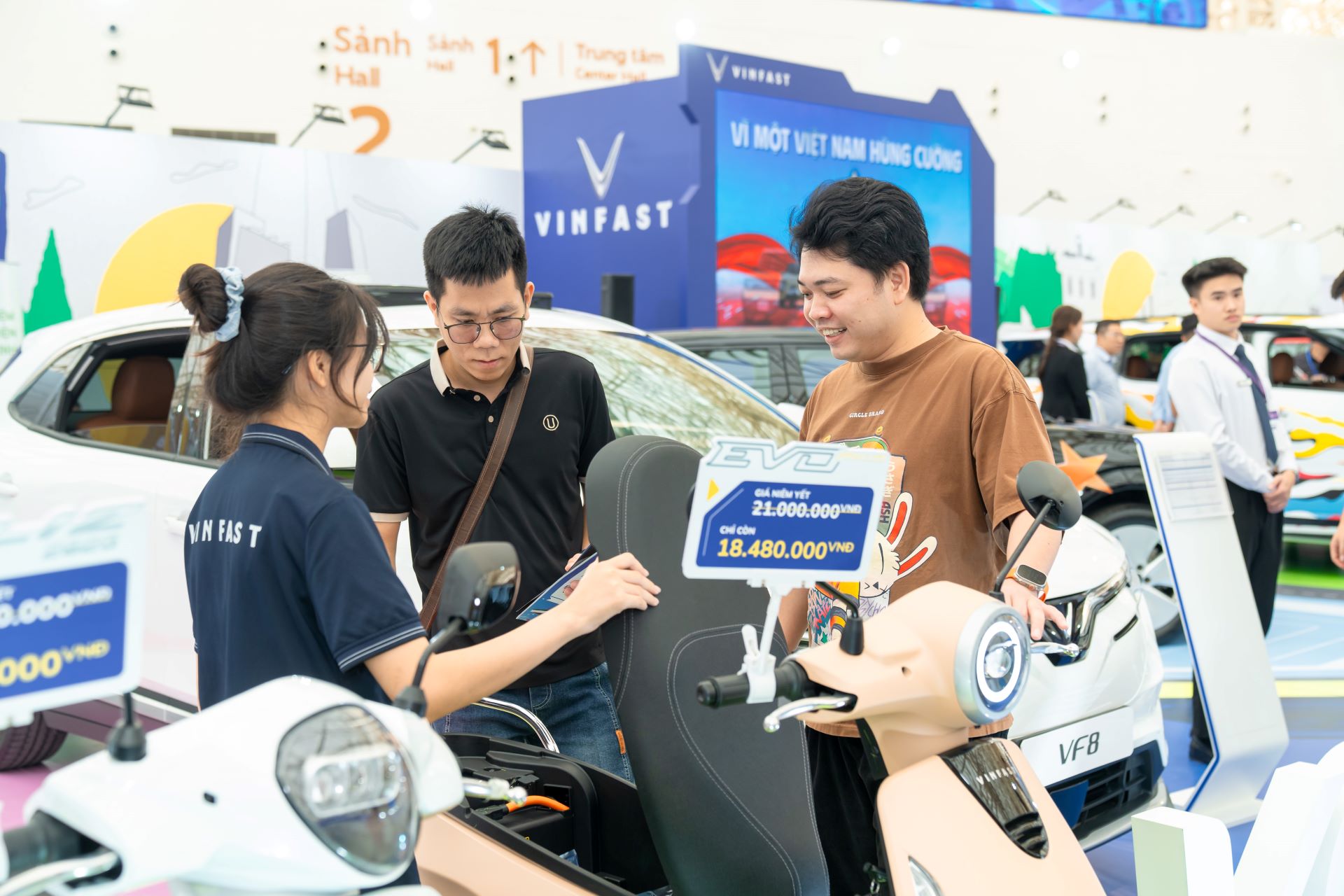 Các dòng ô tô và xe máy điện VinFast đang trở nên dễ tiếp cận hơn bao giờ hết với người Việt.