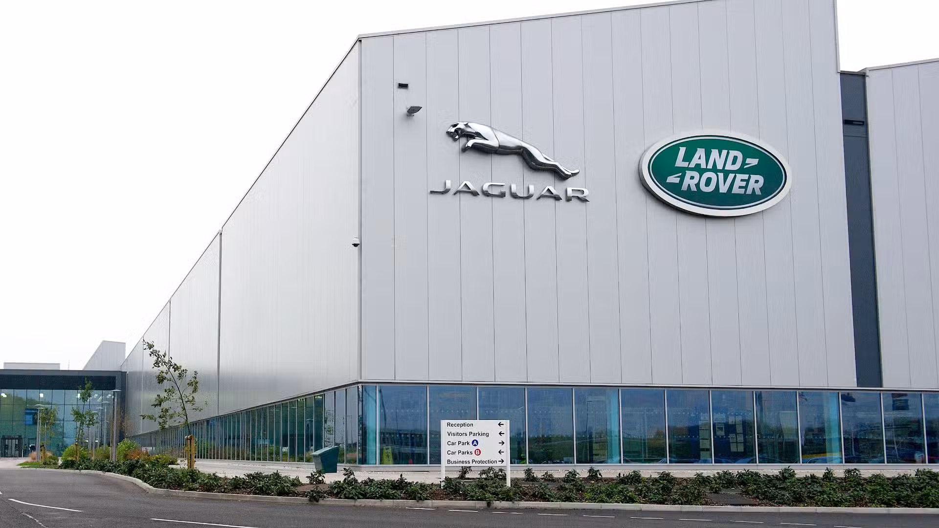 Hoạt động sản xuất của Jaguar Land Rover tại Anh bị gián đoạn nghiêm trọng sau vụ tấn công mạng hồi tháng 8/2025. Ảnh minh hoạ. 