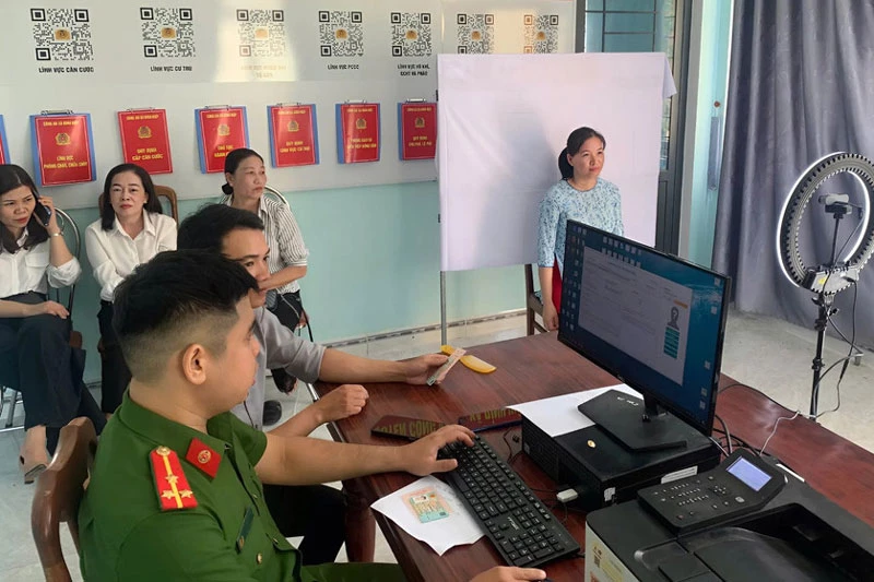 Gia Lai đã thu nhận thông tin của 138.263/141.794 đảng viên, đạt 97,51% số đảng viên trong diện đổi thẻ.