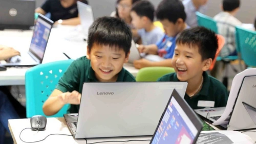 Không để học sinh “một mình” trên mạng: Cảnh báo nguy cơ từ không gian số