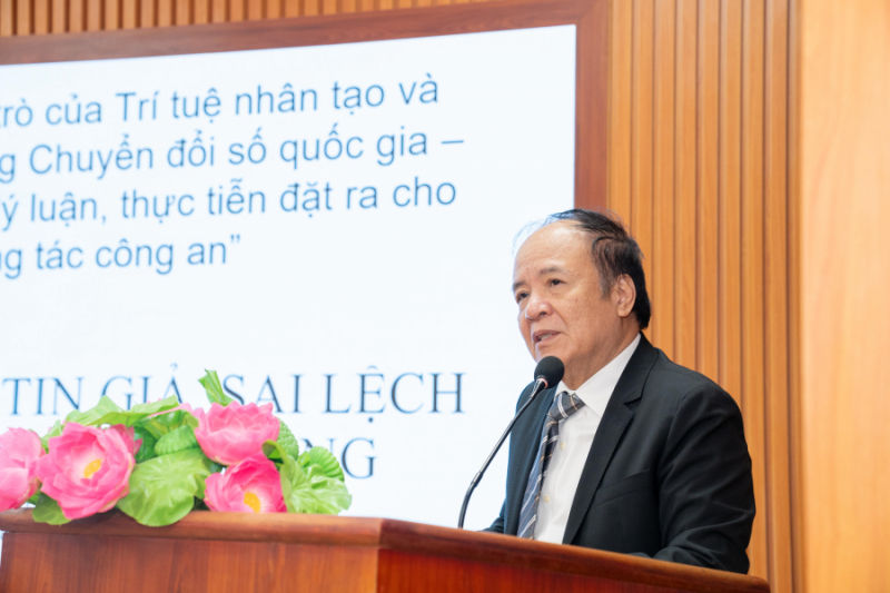 PGS.TS Nguyễn Ái Việt, Thành viên Hội đồng tư vấn Quốc gia về Khoa học, công nghệ, đổi mới sáng tạo và chuyển đổi số khuyến nghị cần tăng cường hợp tác quốc tế trong xử lý tin giả.