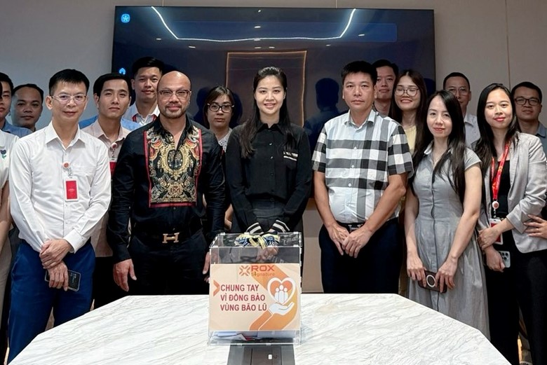 Hoạt động quyên góp ủng hộ đồng nghiệp, đồng bào chịu ảnh hưởng bão lũ tại ROX