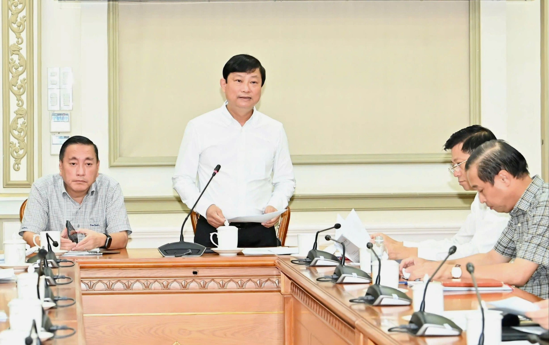 Chủ tịch HĐND TP.HCM Võ Văn Minh phát biểu tại Hội nghị.