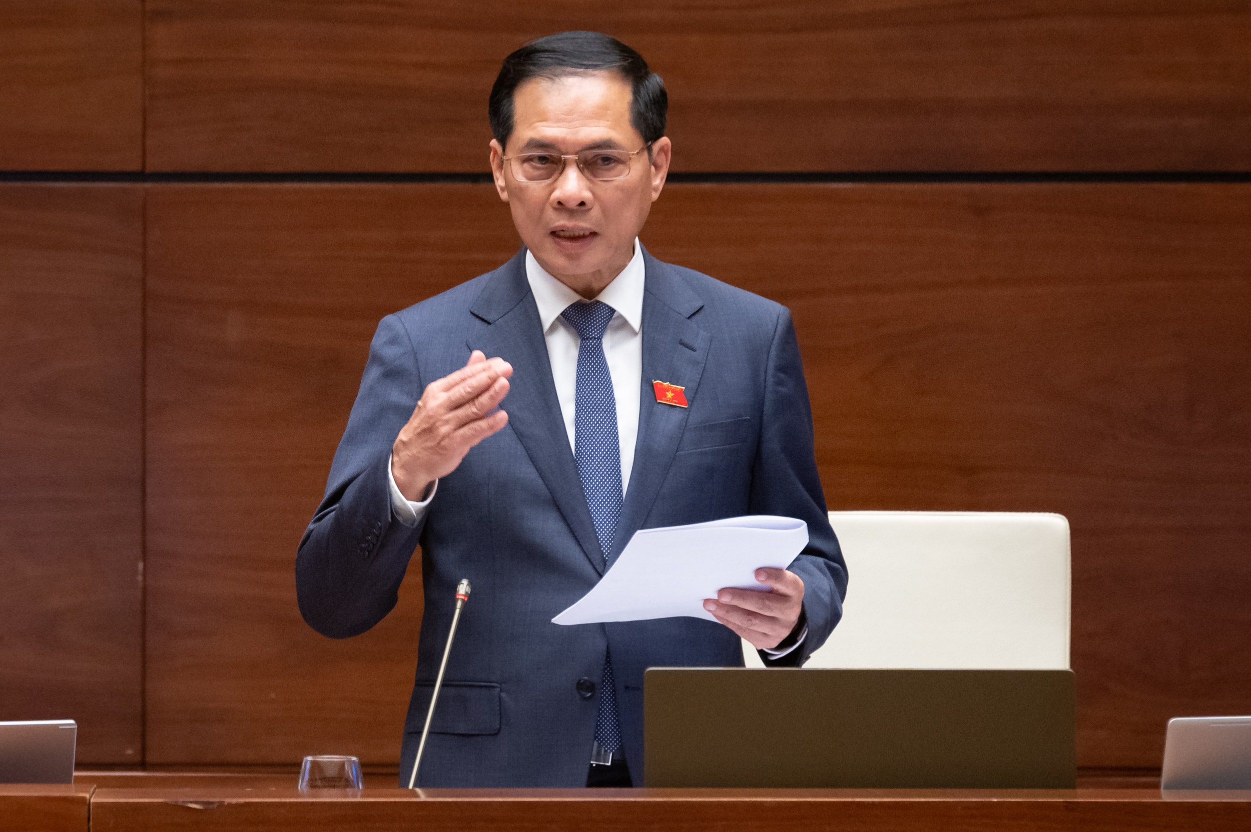 Kiểm soát chặt livestream và giao dịch xuyên biên giới