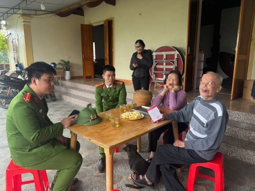 Cụ ông 80 tuổi suýt mất sạch tiền dưỡng già vì cuộc gọi đe dọa giả danh công an