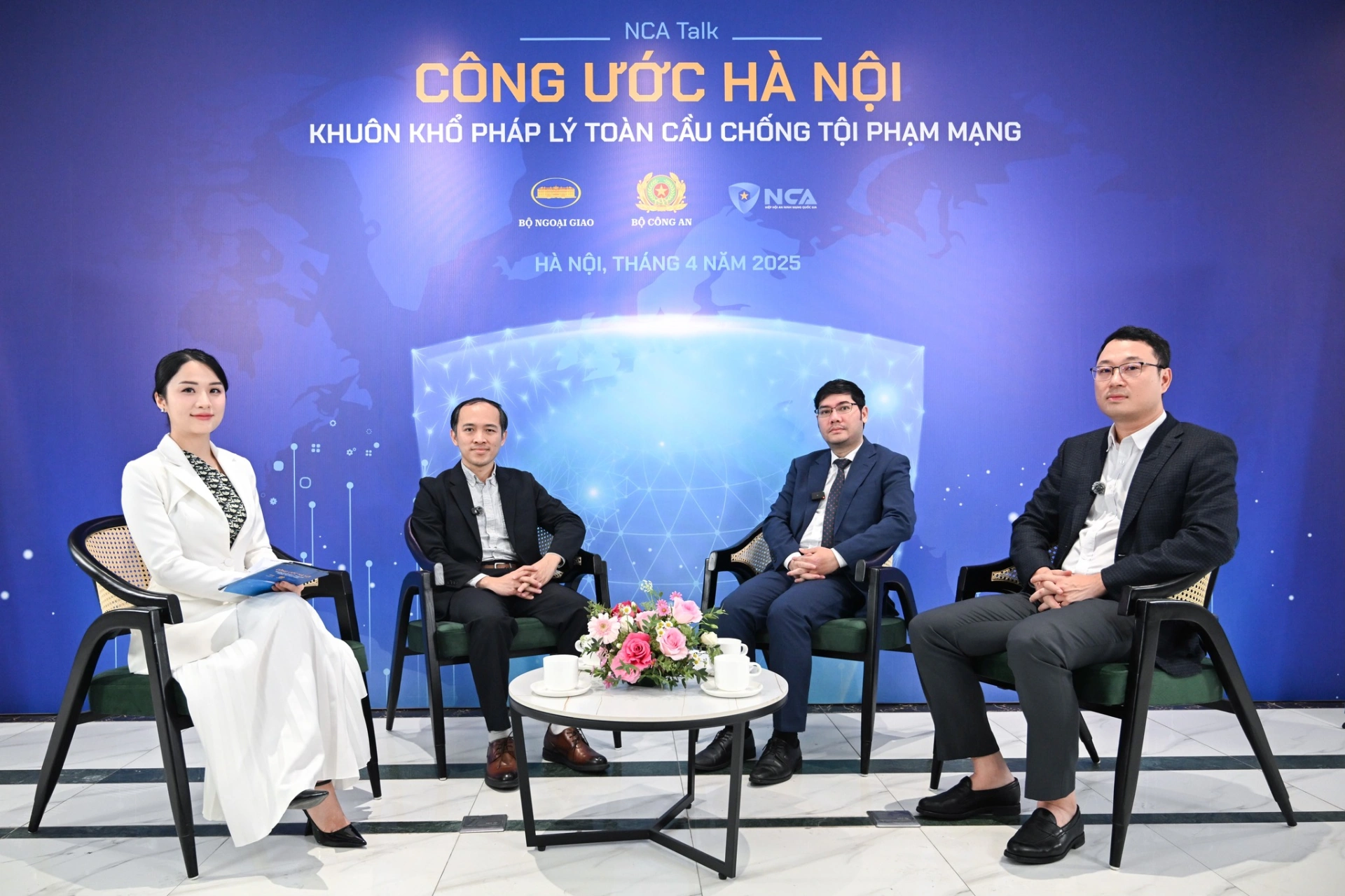 Các diễn ra tham gia talkshow