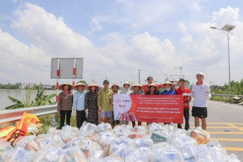 Hành trình yêu thương xuyên Việt: Khi nghĩa đồng bào hóa thành sức mạnh vượt lũ dữ