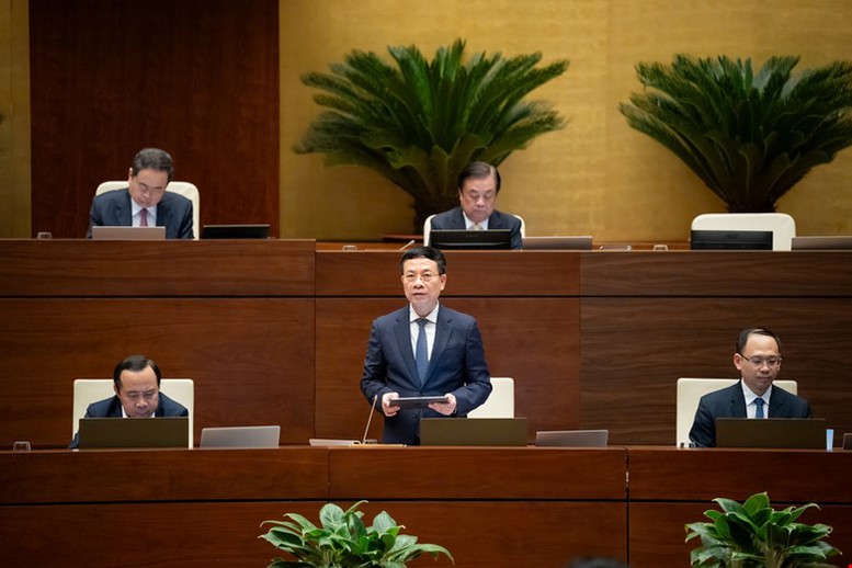 Bộ trưởng Bộ KH&CN Nguyễn Mạnh Hùng phát biểu giải trình tại phiên thảo luận về dự án Luật Chuyển đổi số.