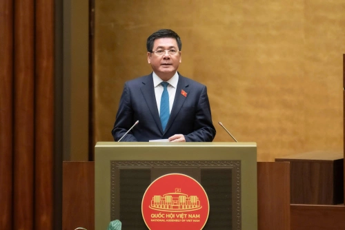 Quốc hội thông qua Luật Thương mại điện tử