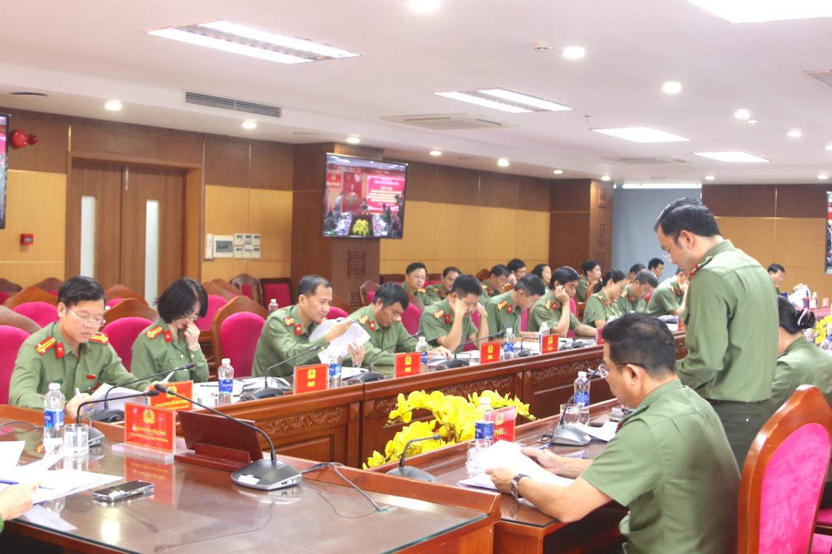 Hội nghị được kết nối trực tuyến tới Công an các phường, xã và Đồn trên toàn địa bàn thành phố.