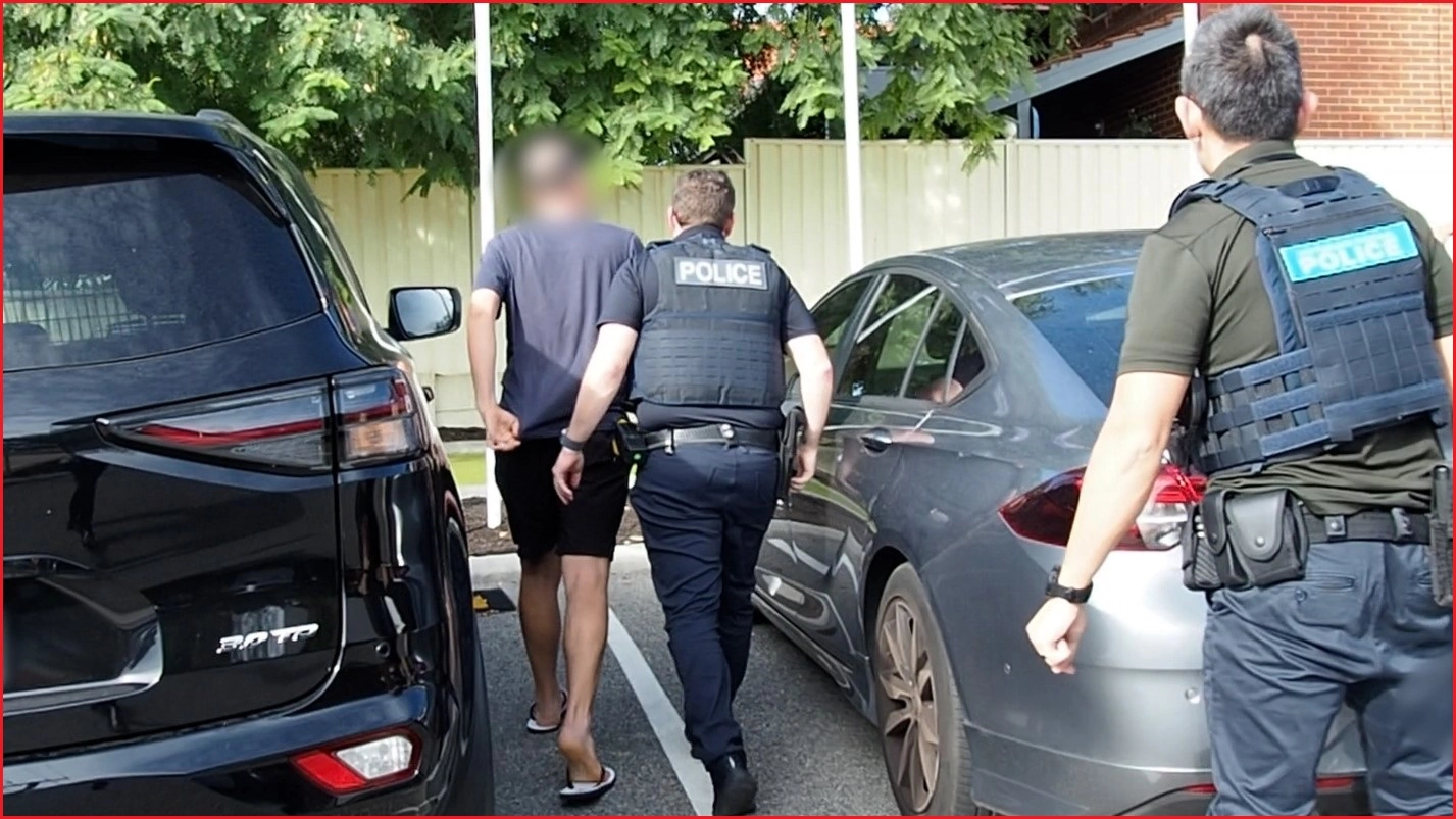 Cảnh sát Úc bắt giữ Michael Clapsis với cáo buộc thiết lập Wi-Fi giả mạo. Ảnh AFP