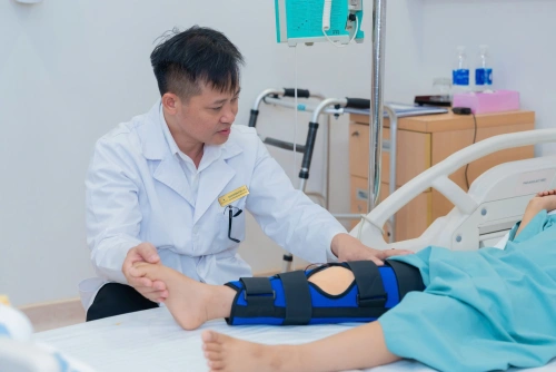 Người bác sĩ trả lại tự do vận động cho hàng nghìn bệnh nhân suốt hơn hai thập kỷ