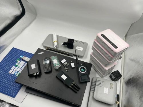 Ba Lan bắt giữ 3 nghi phạm Ukraine mang thiết bị tấn công mạng chuyên dụng