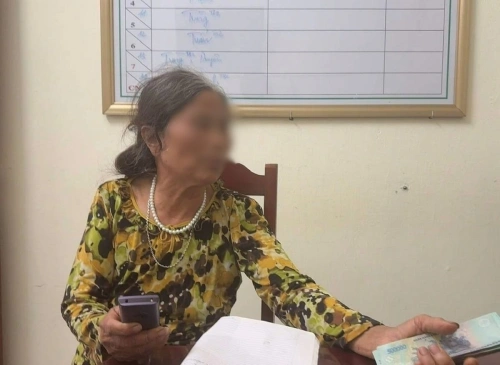 Thanh Hoá: Cụ bà mang vàng tích góp đi bán để chuyển khoản cho kẻ lừa đảo
