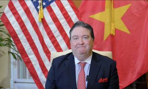 Đại sứ Hoa Kỳ Marc Knapper tổng kết sự kiện nổi bật năm 2025 bằng tiếng Việt