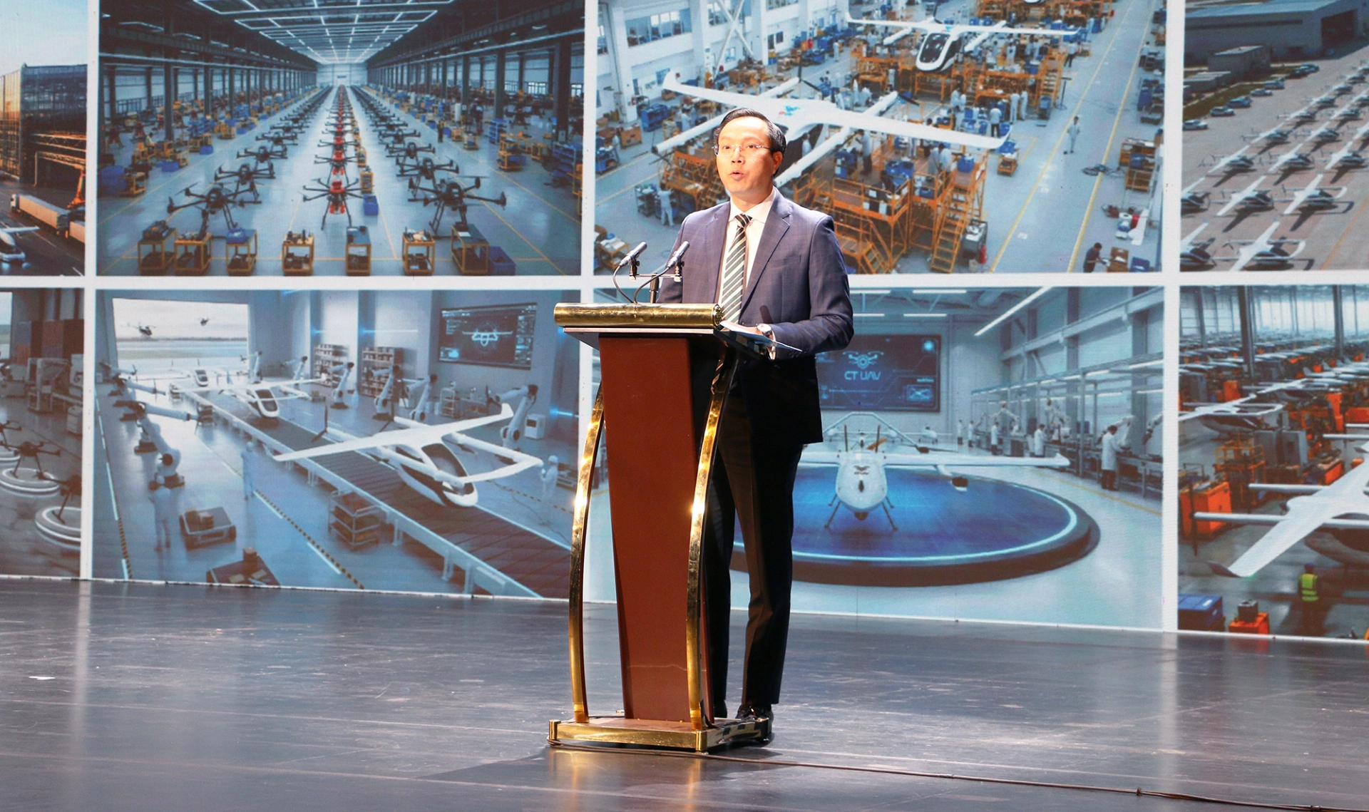 Ông Đoàn Trung Kiên phát biểu