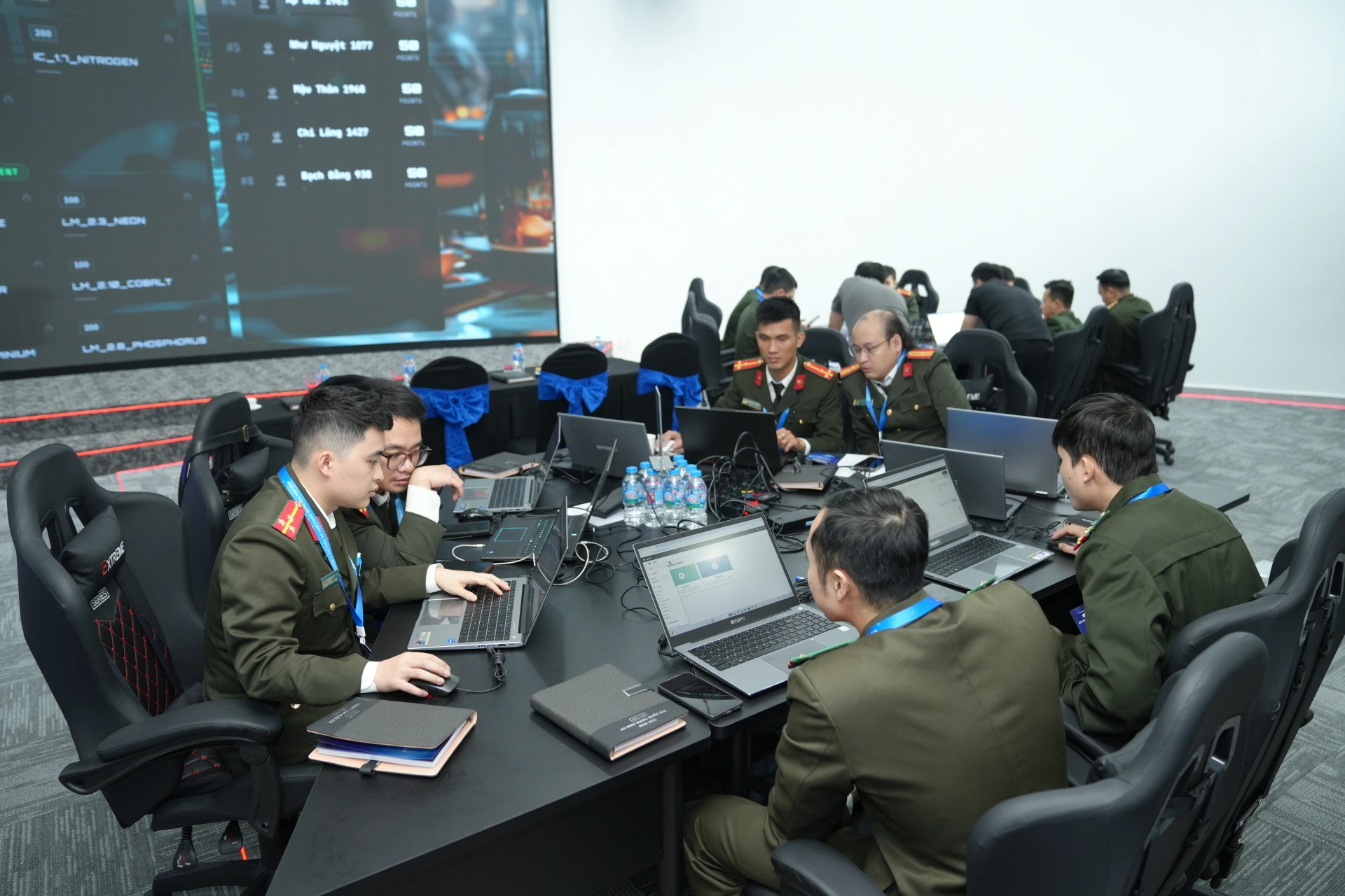 Các chiến sỹ tham gia Diễn tập An ninh mạng 2025