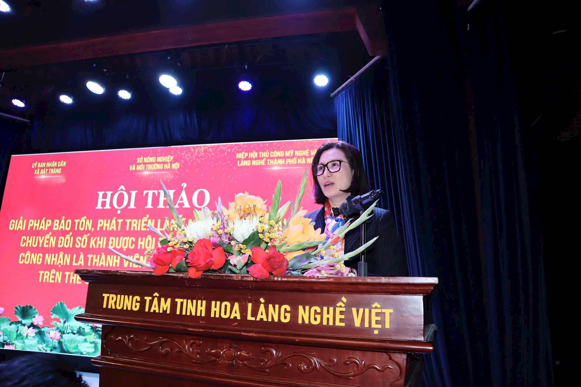 Bà Nguyễn Thị Hoàng Yến, Phó Cục trưởng Cục Kinh tế hợp tác và Phát triển nông thôn, phát biểu kết luận hội thảo.