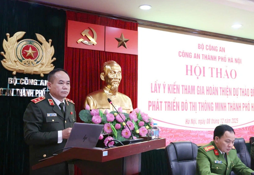 Trung tướng Nguyễn Thanh Tùng, Ủy viên Ban Thường vụ Thành ủy, Giám đốc Công an thành phố Hà Nội, chủ trì hội thảo.