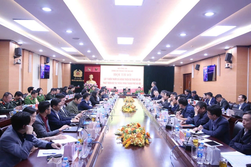 Các đại biểu từ bộ, ngành Trung ương, sở ngành Hà Nội, chuyên gia và nhà khoa học tham dự hội thảo góp ý Đề án phát triển đô thị thông minh.